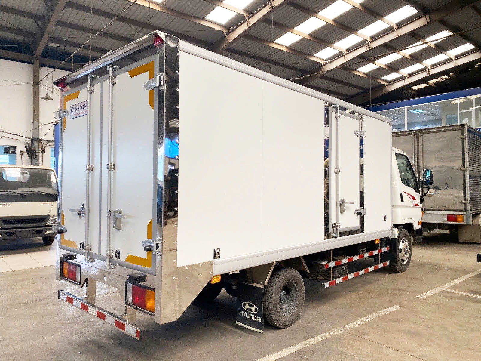 cho thuê xe tải đông lạnh