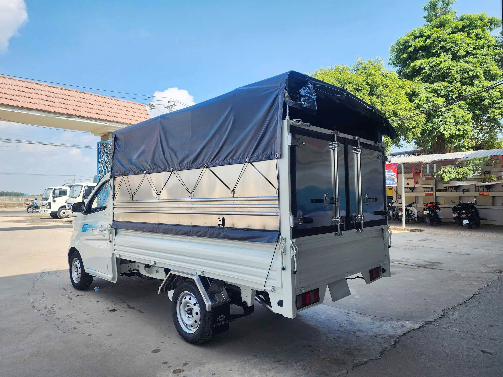 cho thuê xe tải thùng bạt