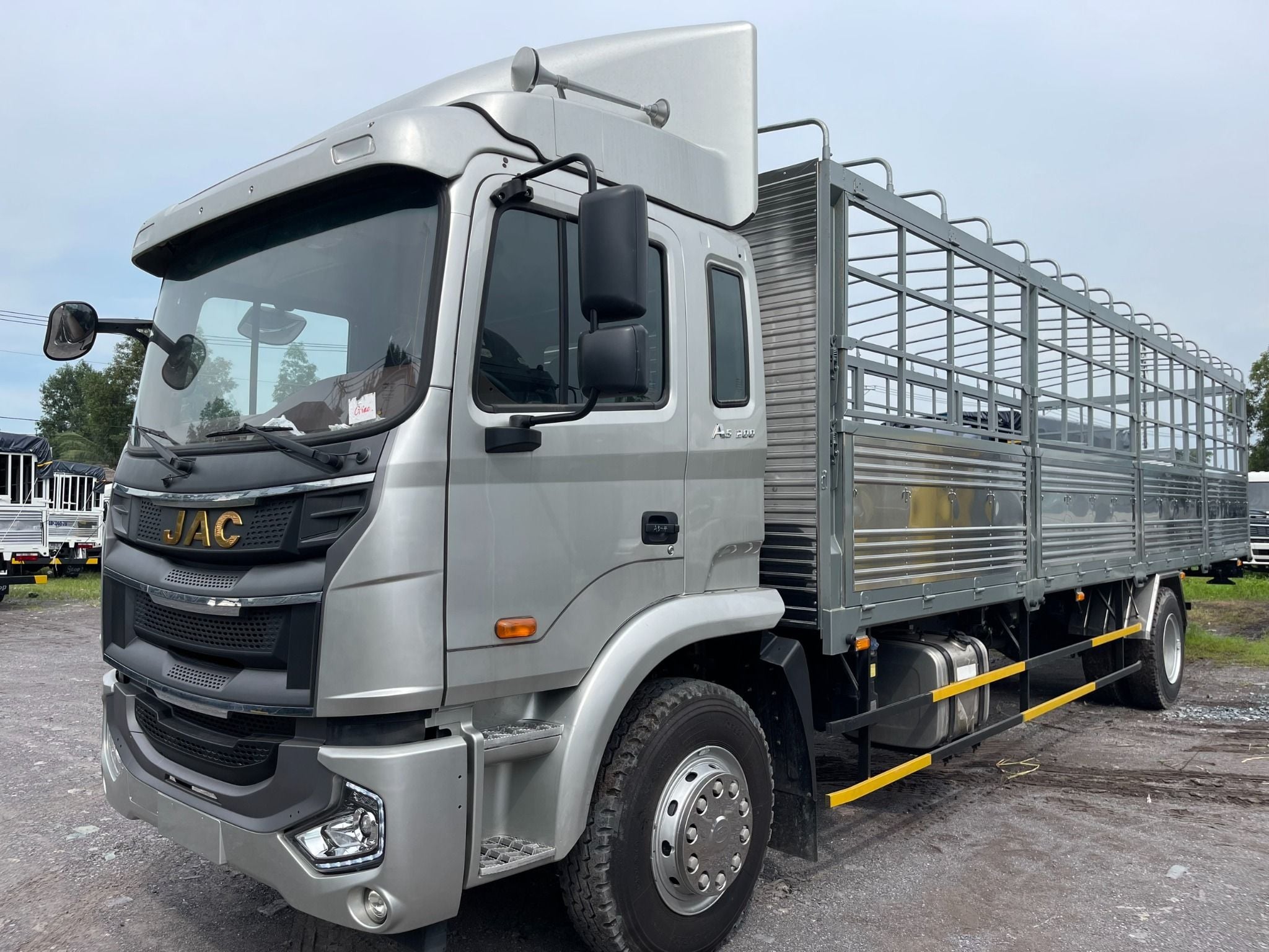 cho thuê xe tải thùng bạt