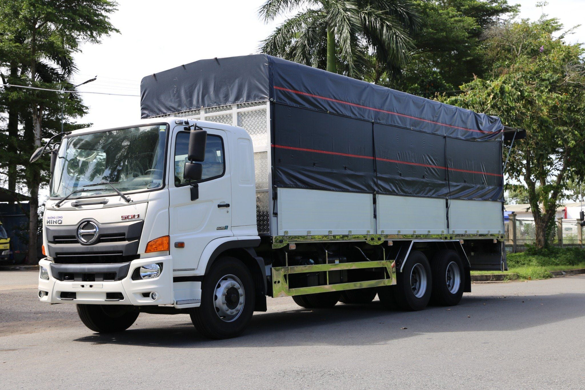 cho thuê xe tải thùng bạt